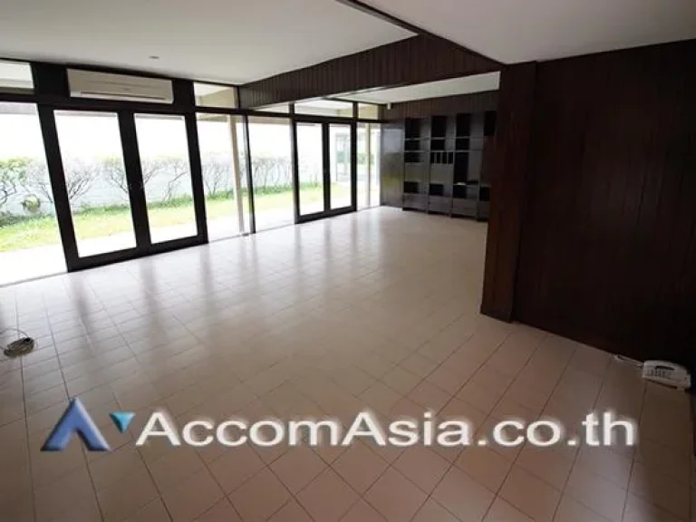 Home Office Big Garden House 3 Bedroom For Rent BTS Ekkamai in Sukhumvit Bangkok