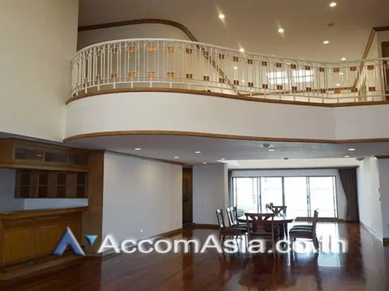 Huge Duplex Apartment in Sukhumvit near BTS Phrom Phong