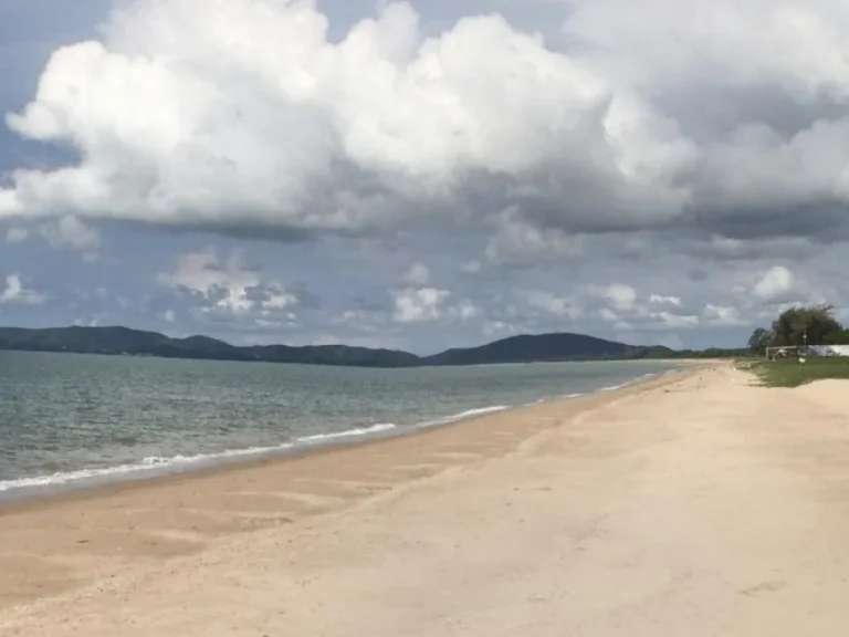 ขายที่ดินติดทะเลมีชายหาดส่วนตัว ติดหาดพลา บ้านฉาง ระยอง 88 ไร่ ใกล้สนามบินอู่ตะเภา ใกล้นิคมฯมาบตาพุต