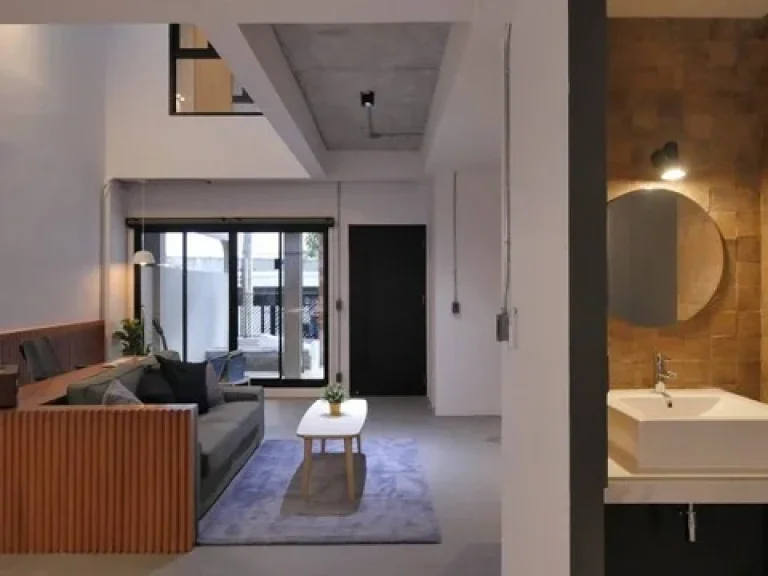 เช่าบ้านทาวน์โฮม สุขุมวิท loft townhome 2 ชั้น 28 ตรว 3นอน ซสุขุมวิท 49 เเต่งสวย