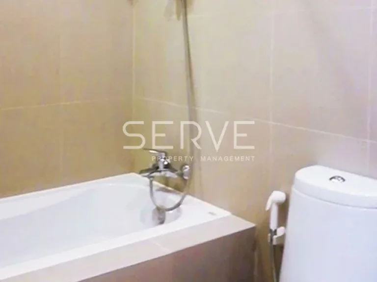 Studio with Bathtub ชั้นสูงวิวดี ที่ Noble Refine at Sukhumvit 26 BTS Phrom-Phong 29 K