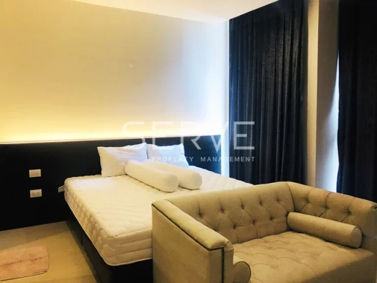 Hot Deal Good Price Studio with Partition 30 K Only ให้เช่าที่คอนโด Noble Ploenchit BTS Phloen Chit