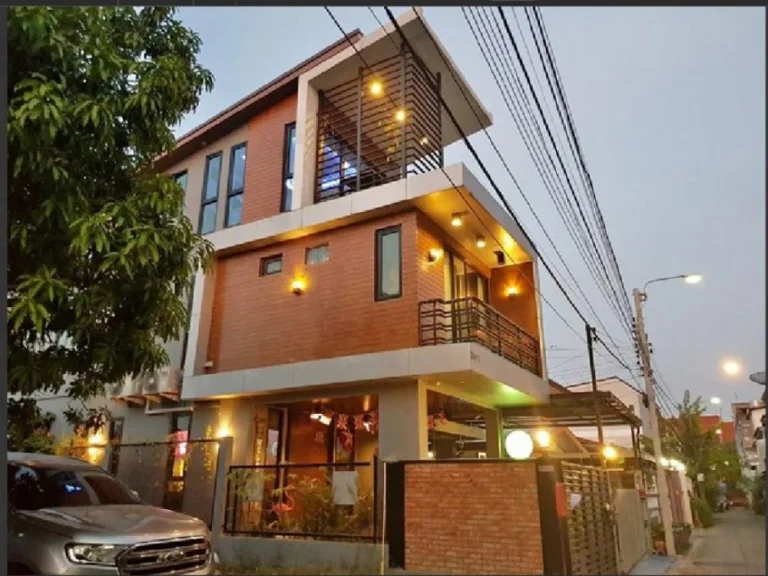 ขายบ้านพร้อมที่ดินรวม 77ตรว สุขุมวิท 93 ใกล้ BTS บางจาก 11640000 บาท