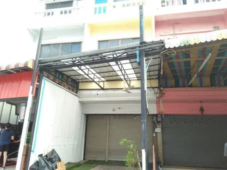 For Rent อาคารพาณิชย์ ริมถนนลาดพร้าว - วังหิน ทำเลดีเหมาะทำหลายธุรกิจ