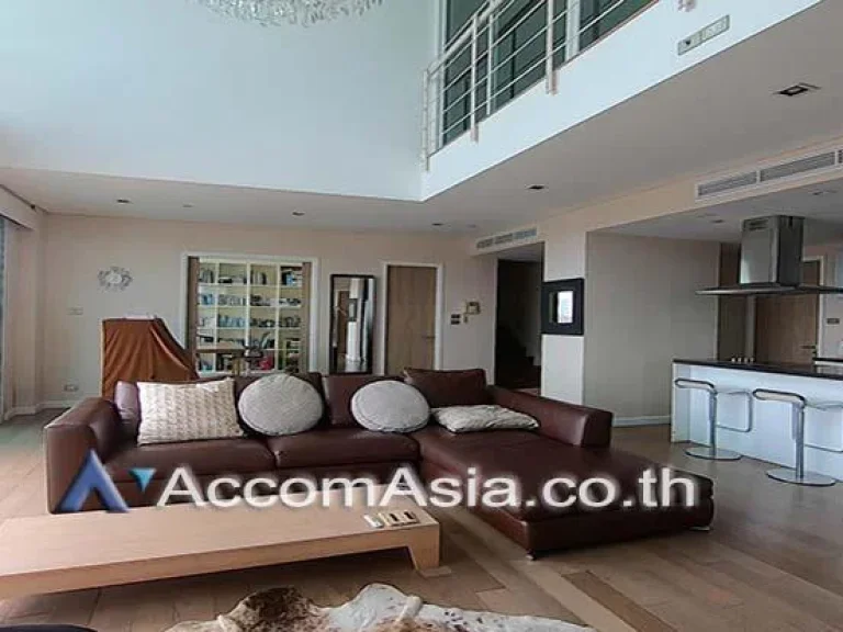 Duplex Penthouse Fullerton Sukhumvit Condominium 4 Bedroom For Sale BTS Ekkamai in Main Sukhumvit Bangkok