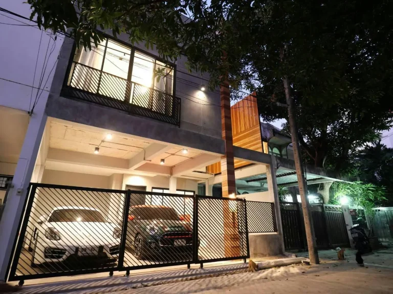 ให้เช่า Modern Loft ทาวน์โฮมสุขุมวิท 49 RT106