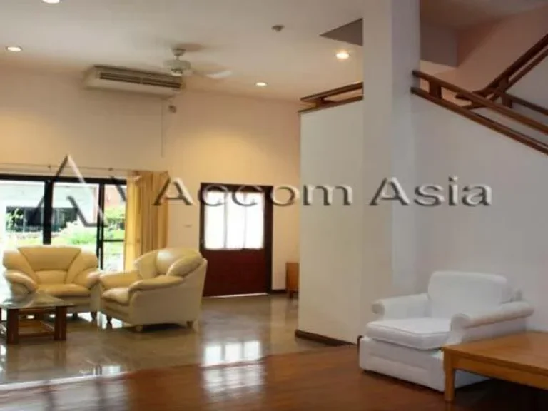 Lotus Point Townhouse 4 Bedroom For Rent BTS Ekkamai in Sukhumvit Bangkok