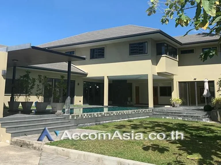 Huge single house with big garden and private pool in Sukhumvit near Phromphong BTS