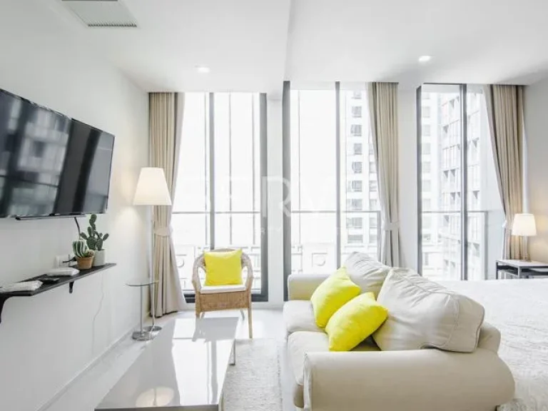 Bright Studio with Partitionที่Noble Ploenchit40K