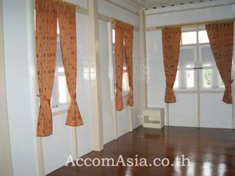 House 3 Bedroom For Rent in Surawong Bangkok