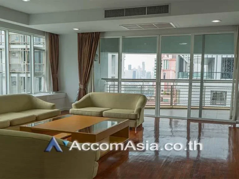 Duplex Perfect for big family Apartment 4 Bedroom For Rent BTS Phrom Phong in Sukhumvit Bangkok