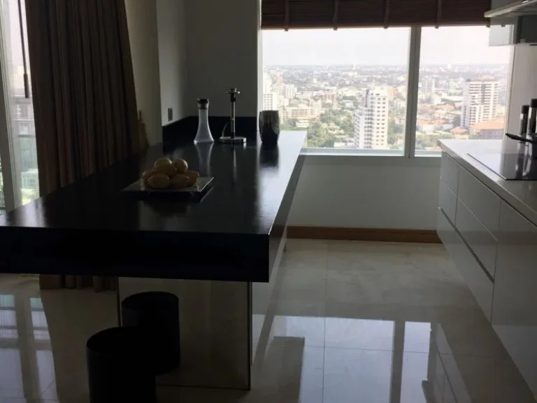 ขายคอนโด เอท ทองหล่อ เรสซิเดนซ์ Eight Thonglor Residences For Sale