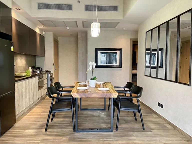 คอนโดสุดหรูแต่งสวยใหม่กิ๊ก แบบ 2 ห้องนอน ที่ สุขุมวิท ซอย 21 A Nicely Décor and Brand New 2 Bedroom Unit at The Lofts Asoke