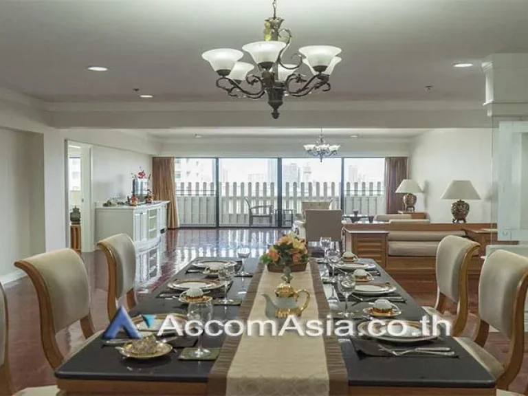 An Ideal apartment for family 4 bedrooms close to Phrom Phong BTS Sukhumvit