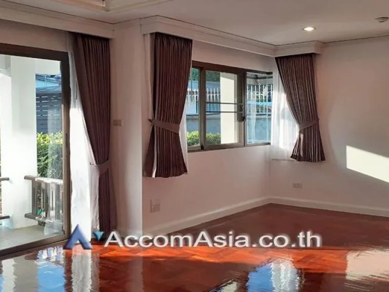 House in Compound At CBD House 41 Bedroom For Rent BTS Phrom Phong in Sukhumvit Bangkok