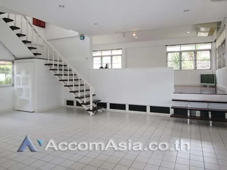 Private Pool House 31 Bedroom For Rent BTS Phra khanong in Sukhumvit Bangkok