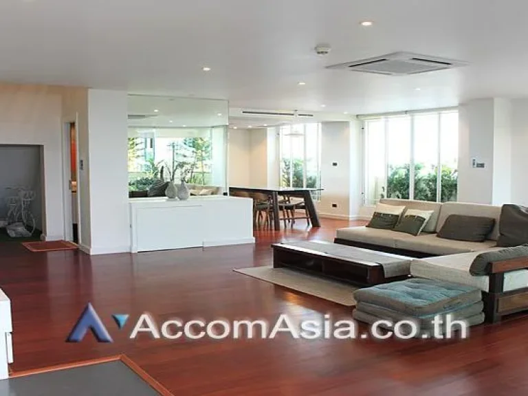 Spacious Penthouse on top floor Duplex style with Huge balcony close to MRT QSNCC in Sukhumvit