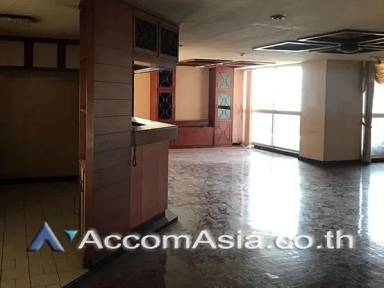 Tai Ping Tower Condominium 4 Bedroom For Sale BTS Ekkamai in Sukhumvit Bangkok