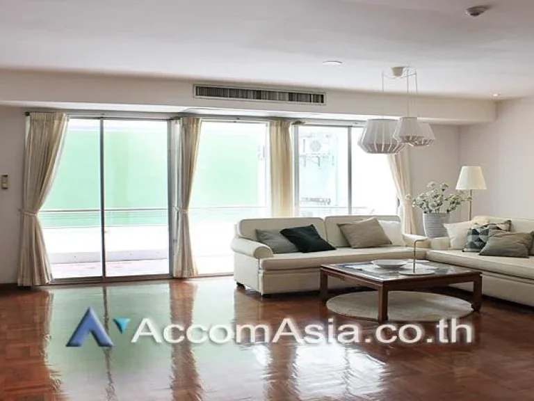 Thai Colonial Style Apartment 31 Bedroom For Rent BTS Phrom Phong in Sukhumvit Bangkok