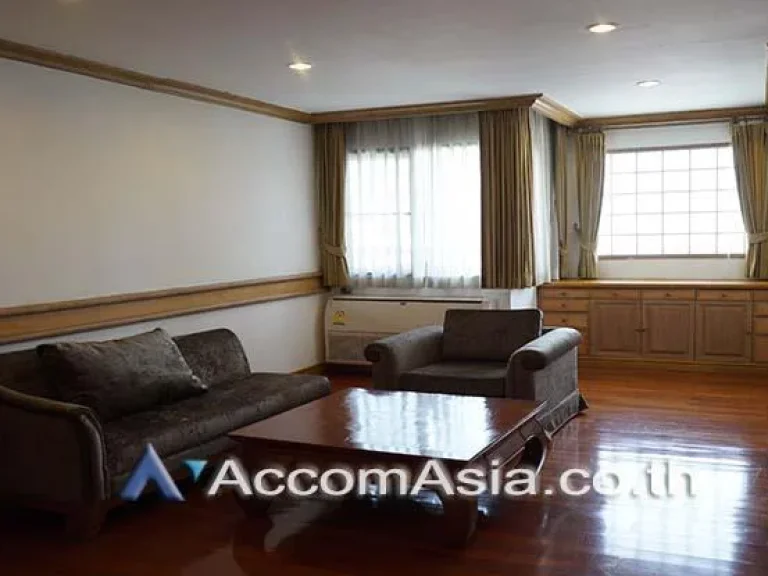 Huge Family Duplex apartment with 4 plus 1 bedrooms with gigantic balcony