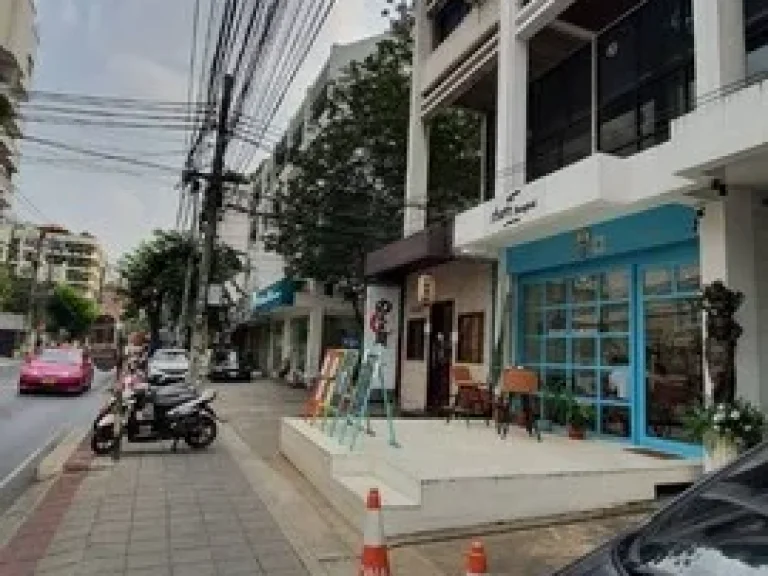 ให้เช่า shophouse ซอยสุขุมวิท 39 เดือนละ 110000 บาท