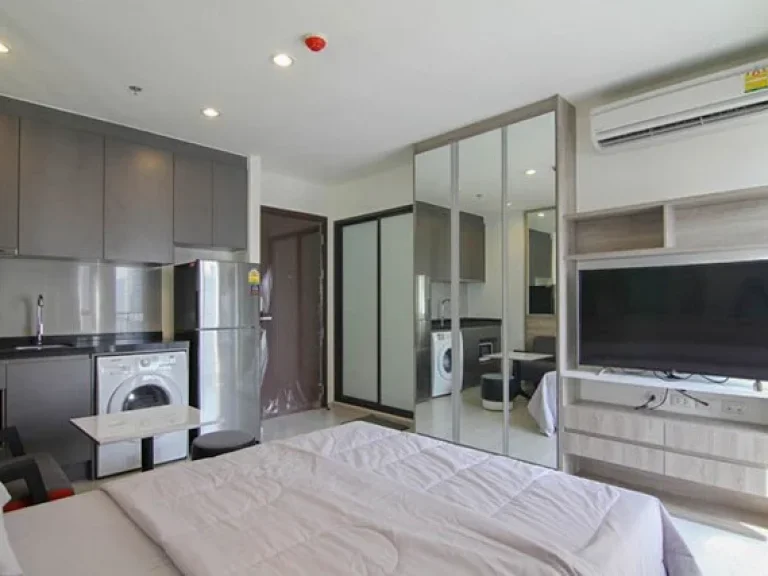 Condo for sale near MRT Rama 9 RHYTHM Asoke 1 near business center