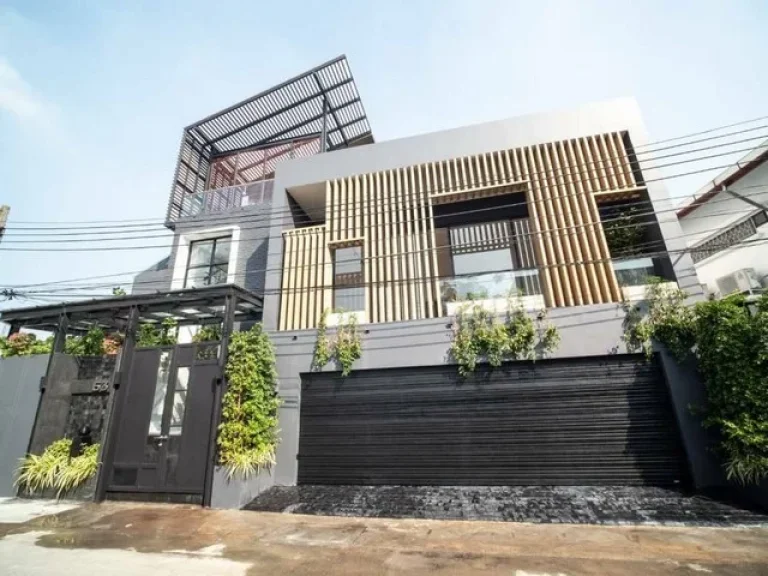 For sale Brandnew 3 Storey Single House with Pool 121 Sqw Sukhumvit 71 Pridi 26