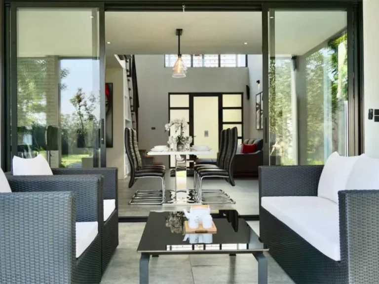 For Sale Stunning 3 bedrooms modern loft pool villas locate in Hang Dong Chiang Mai