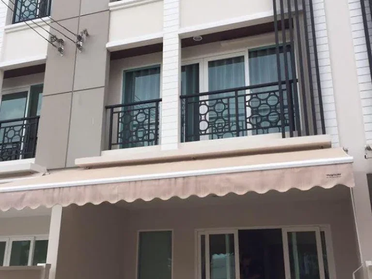 For Rent ทาวน์โฮมพร้อมอยู่ หมู่บ้านกลางเมือง พระราม9 ใกล้รถไฟฟ้าแอร์พอร์ตลิงค์หัวหมาก