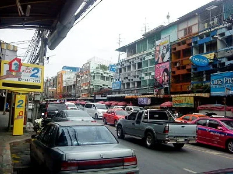 ขายตึกแถวหนึ่งคูหา ใกล้ชุมชน ตลาด รถไฟฟ้า ติดถนนใหญ่ อุดมสุข