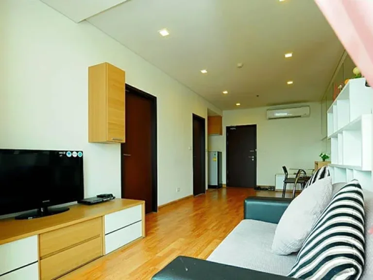 คอนโด Le Luk เลอ ลักซ์ ห้องใหญ่ แบบ 1 ห้องนอน ใกล้ BTS พระโขนง For Urgent Sale A Nice and Large 1 Bed Unit at Le Luk Near BTS Prakhanong