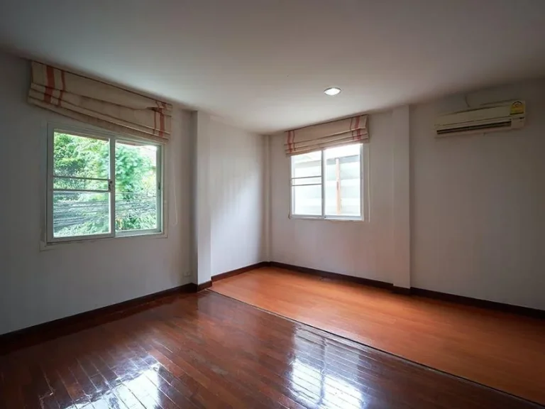 For Rent ทาวน์โฮม พร้อมอยู่ หมู่บ้านศรีนคร ใกล้เซ็นทรัลพระราม3