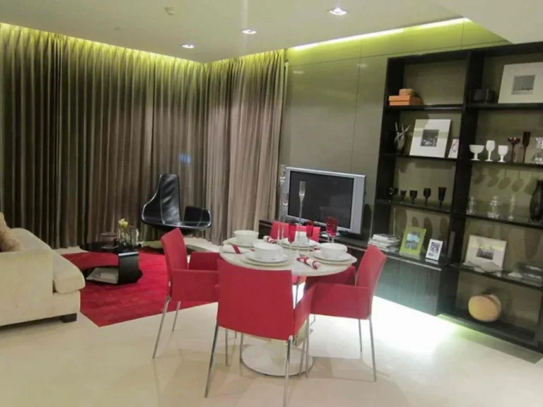 ขายด่วน Manhattan Chidlom Premium luxury condo 2 bed ราคาต่ำกว่าตลาด หายากโครต