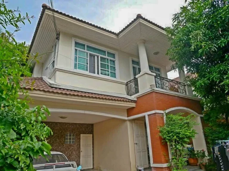 Sell House on Sukhumvit road near BTS Udom Suk Singapore National School