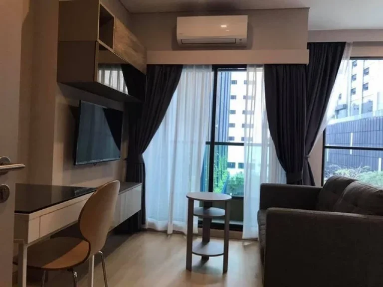 Condo for Rent near MRT Phetchaburi CBD near Office building