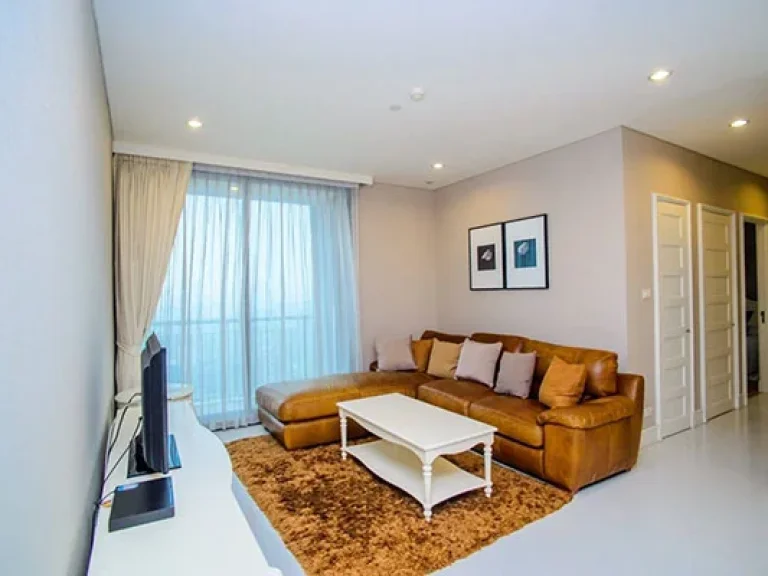 คอนโด Aguston Sukhumvit 22 แบบ 3 ห้องนอน Aguston Sukhumvit 22 Rare Pet-friendly High-end 3 Bedrooms Unit