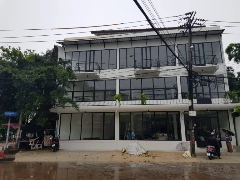 For Sale Commercial Building at Sukhumvit 71 Good for Restaurant and Office