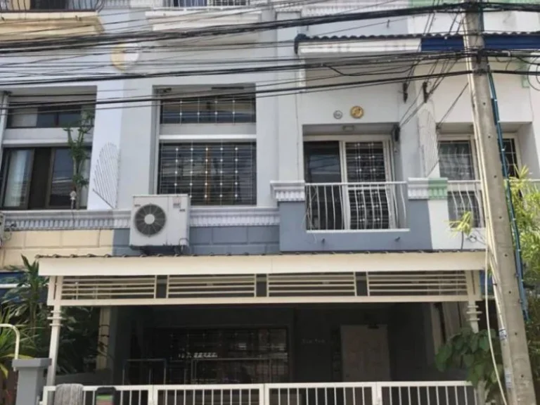 For Rent ทาวน์โฮม พร้อมอยู่ หมู่บ้านกลางเมืองเหม๋งจ่าย ซอยสหการประมูล