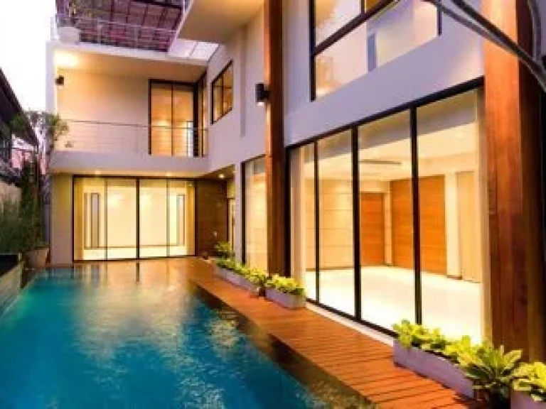 Single House with swimming pool in Soi Sukhumvit 34 for rent 4 bed 550 sqm rental 170000 baht