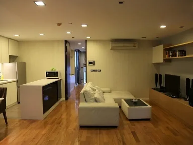 For rent Quad Silom condominium only one min walk from BTS Chongnonsri 1 bedroom