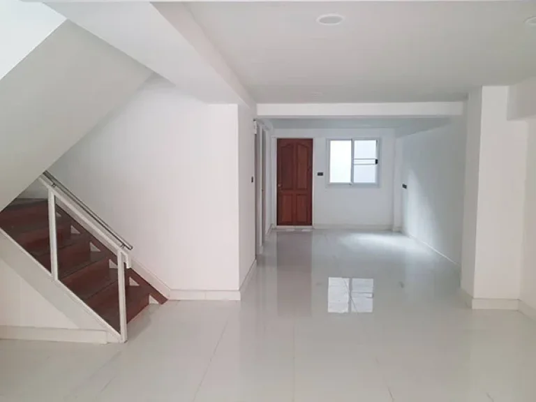 ขายด่วน ทาวน์โฮม ตกแต่งใหม่พร้อมลิฟท์ สุขุมวิท ใกล้ BTS ทองหล่อ For Sale Newly renovated Town home with Lift Sukhumvit Near BTS Asoke