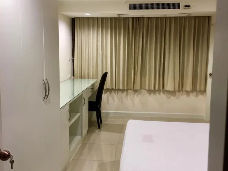 Condo for rent Empire House Condominium Ekamai 12 high floor 27th