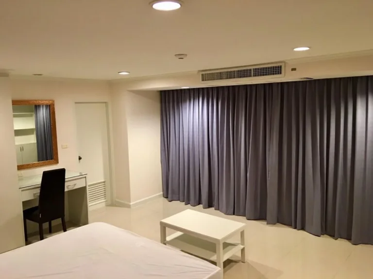 Condo for rent Empire House Condominium Ekamai 12 high floor 27th