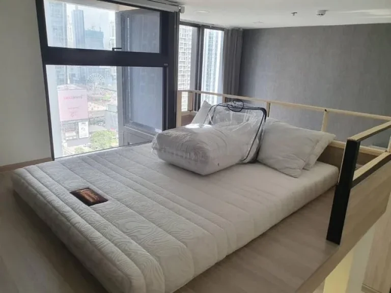 ให้เช่า คอนโด Chewathai Residence Asoke ห้อง Duplex 2 ชั้น ใกล้ MRT พระราม 9 เพียง 300 เมตร