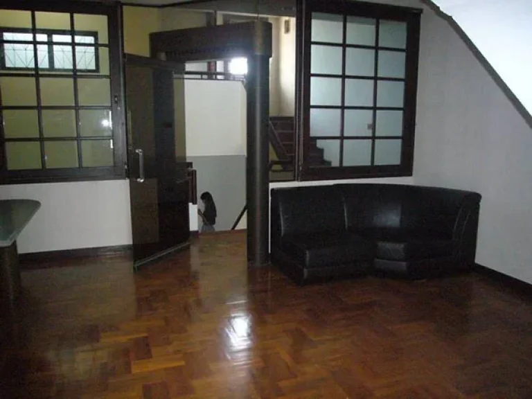 ให้เช่า ทาวน์เฮ้าส์ 3ชั้น เพื่ออยู่อาศัย ในทองหล่อ For Rent A Town house in Compound at Thonglor