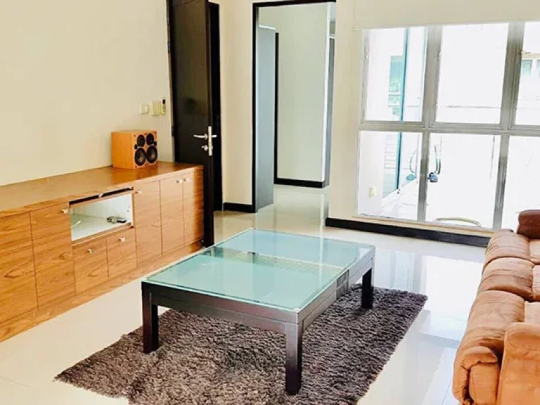 ให้เช่าทาวน์เฮ้าส์ทันสมัย สวยใหม่เพื่ออยู่อาศัยในเอกมัย For Rent A New nice modern Town house For residence