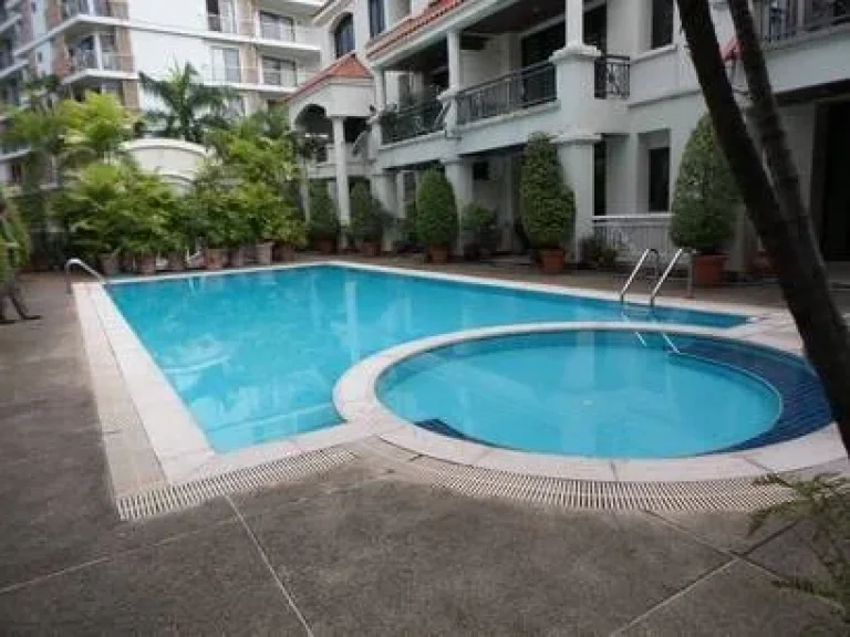 ทาวน์เฮ้าส์ในหมู่บ้าน สำหรับพักอาศัย ในซอยทองหล่อ Town Home in compound For Residence in Thonglor