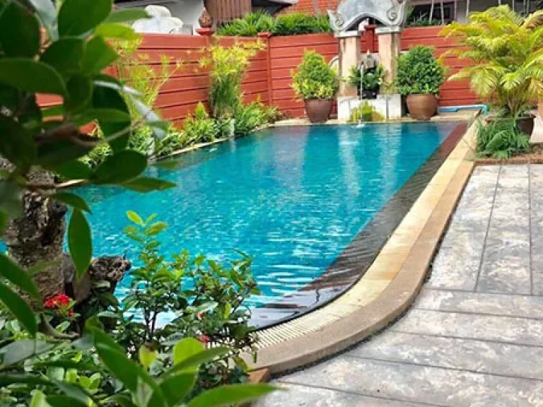 บ้านเดี่ยว มีสระว่ายน้ำส่วนตัว ใกล้ BTS ทองหล่อ A Single house with private pool for residence only in Thonglor