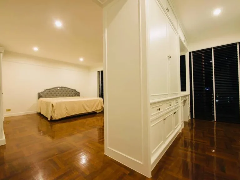 ทาวน์เฮาส์ตกแต่งสวย ในหมู่บ้าน ใกล้ BTS ทองหล่อ Nice town house close BTS in Soi Thonglor