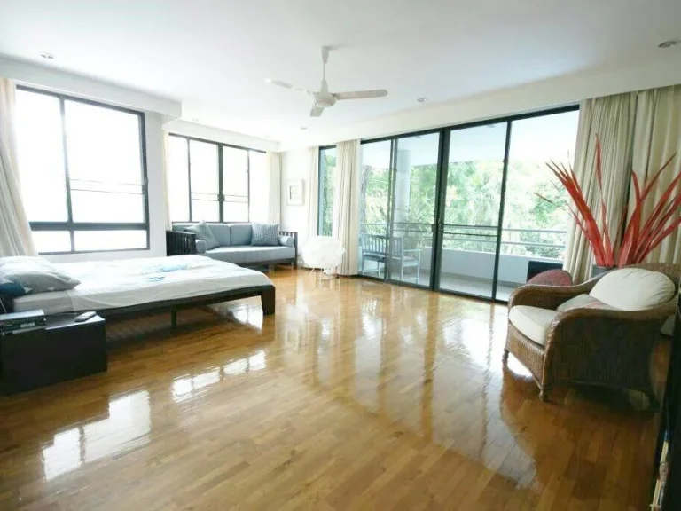 บ้านเดี่ยวหรู ระเบียงใหญ่ พร้อมสระส่วนตัว เอกมัย Single house with private pool Soi Ekamai